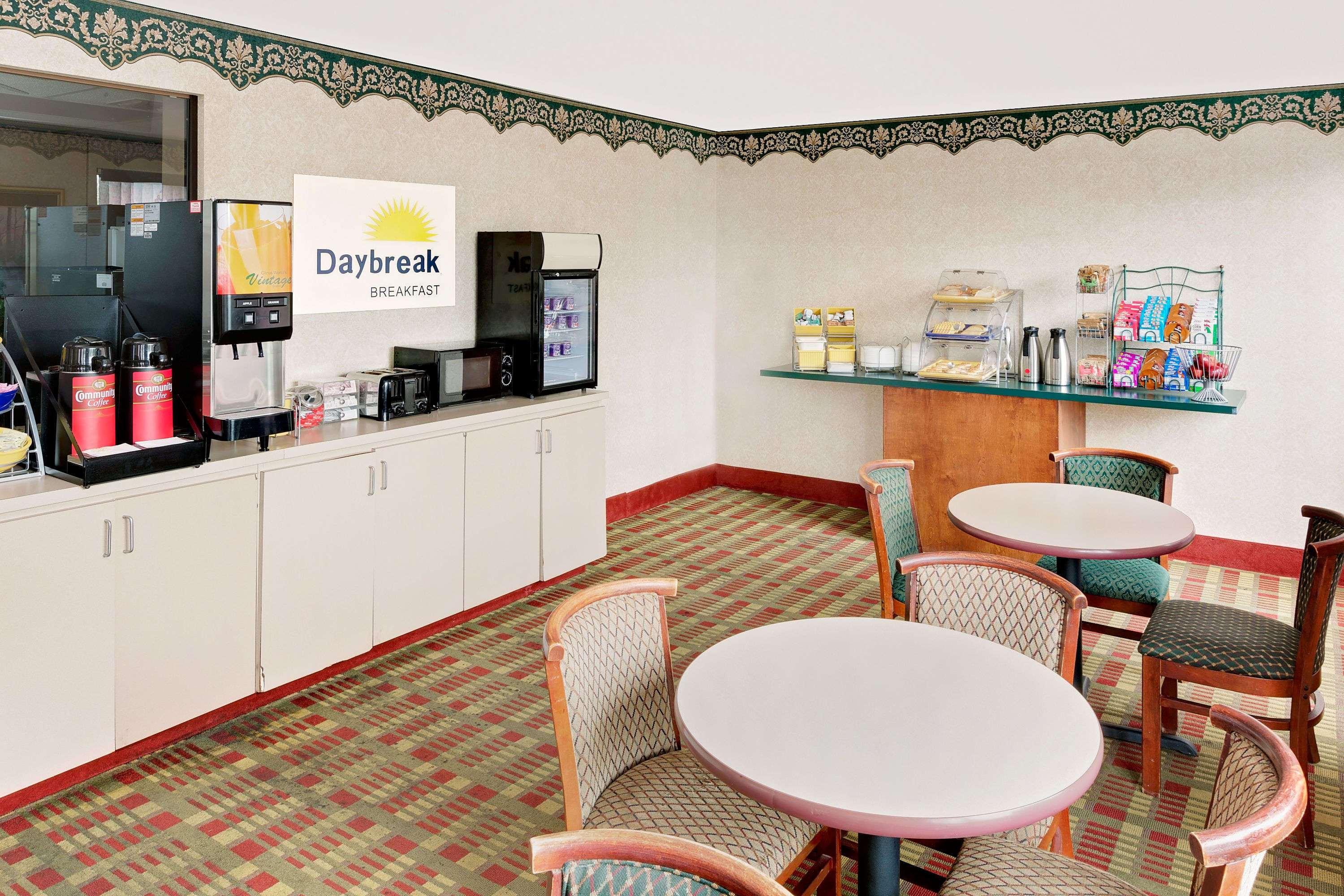 Days Inn & Suites By Wyndham Opelousas Extérieur photo