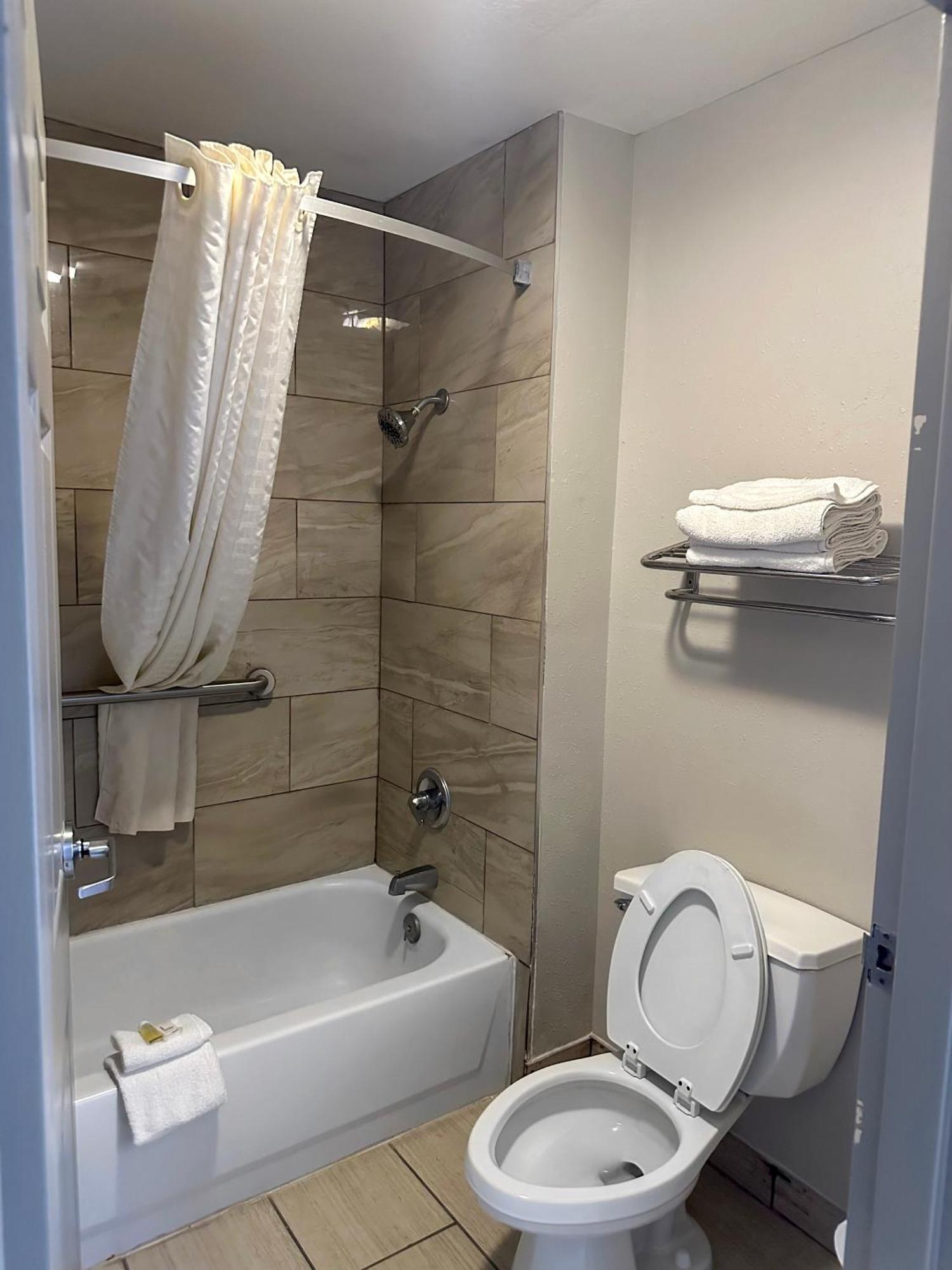 Days Inn & Suites By Wyndham Opelousas Extérieur photo